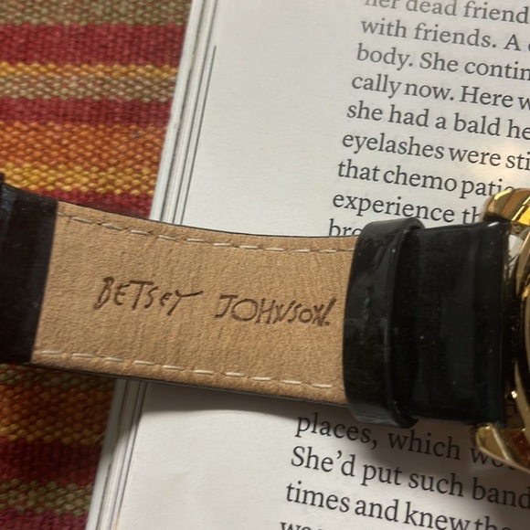 Ladies Watch…. - Picture 6 of 7